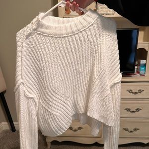 White crop top sweater